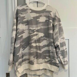 American Eagle Women's Oversized Camo Sweatshirt - XS